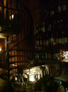 Wunderschöne Bar-Kajüte