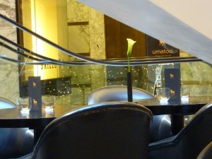 Stillleben von Blume an Rolltreppe