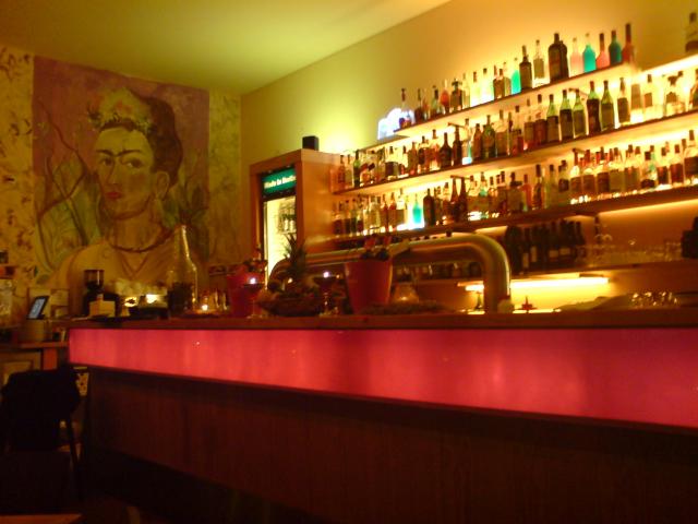 Auch Frida Kahlo blickt skeptisch drein