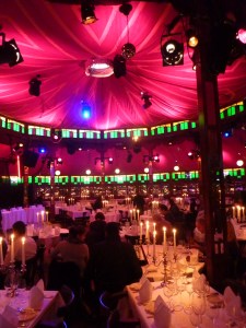 Im Spiegelpalast Im Spiegelpalast