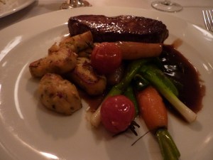 Rumpsteak mit Marktgemüse