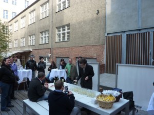 Sherry Cobbler im Hof des Ellington