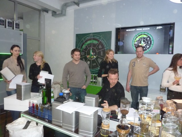 Etwas Gewürzstaub hängt in der Luft